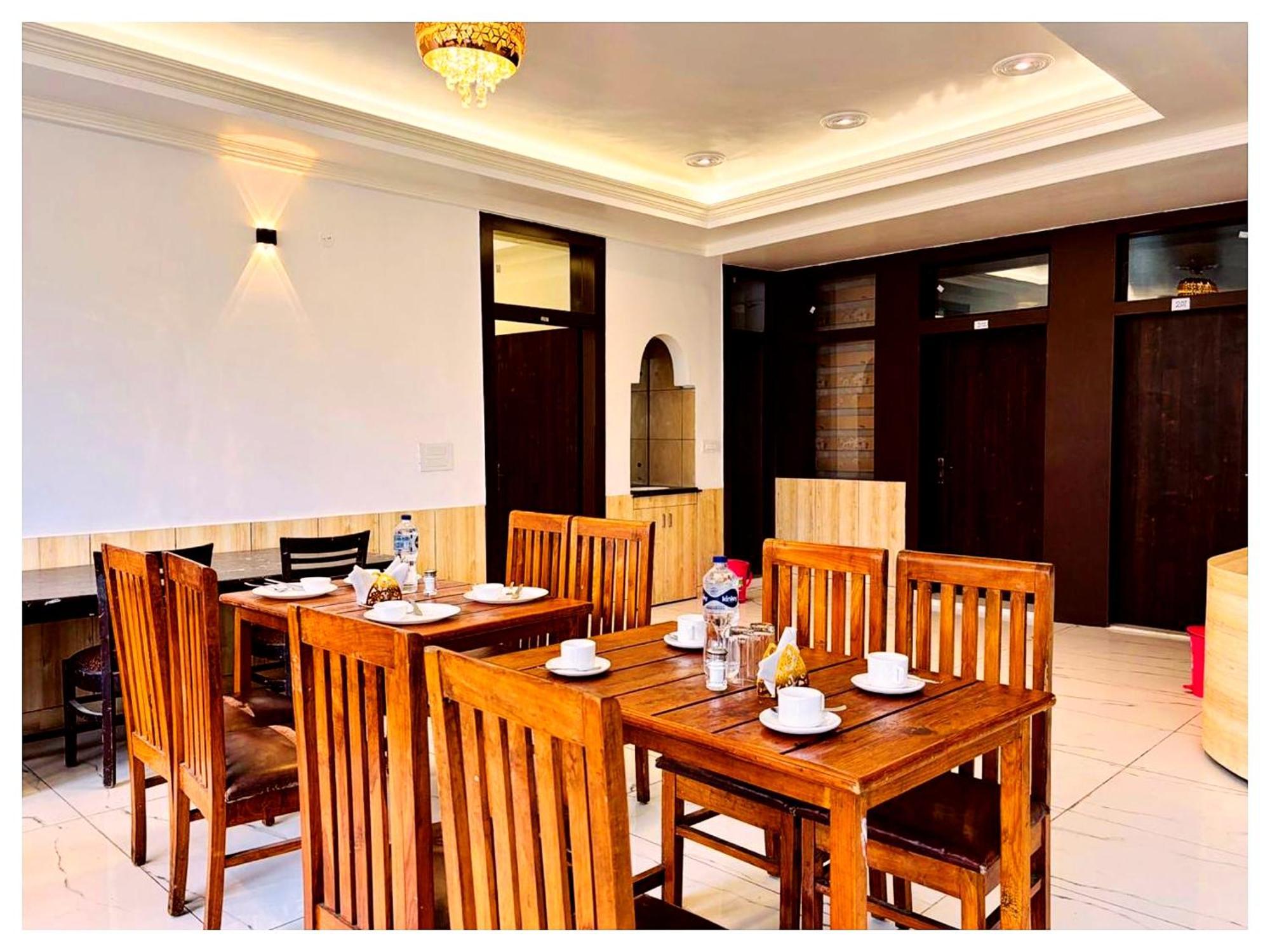 Hotel Premium Travellers # Inn Near Temple - Fully Air Conditioning Hotel - Hygiene And Spacious Room - A Top Rated Luxuary Hotel Merces Exteriör bild
