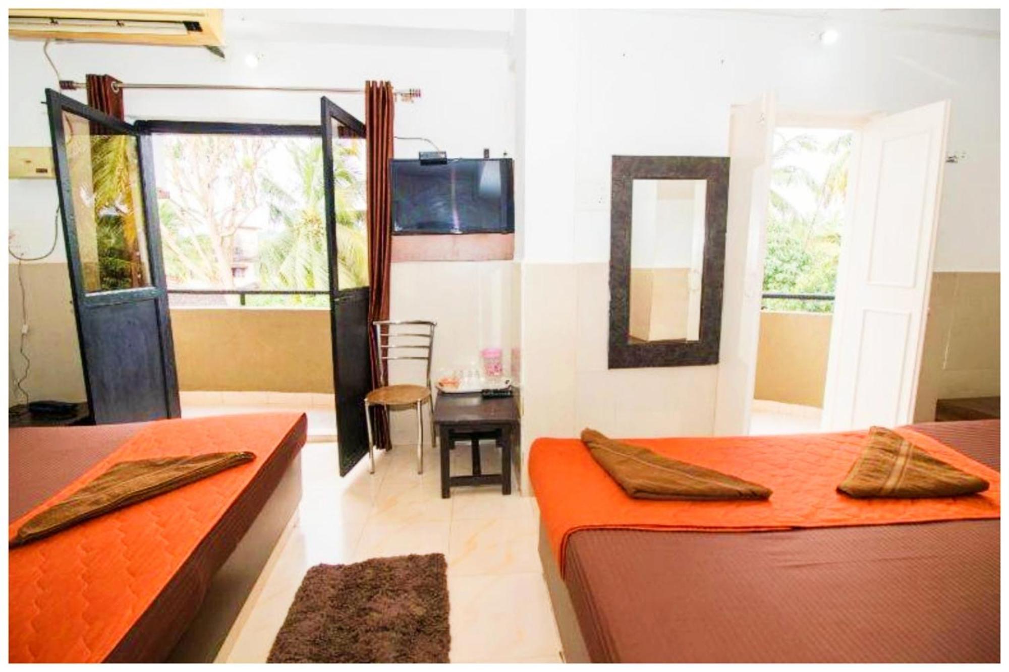 Hotel Premium Travellers # Inn Near Temple - Fully Air Conditioning Hotel - Hygiene And Spacious Room - A Top Rated Luxuary Hotel Merces Exteriör bild
