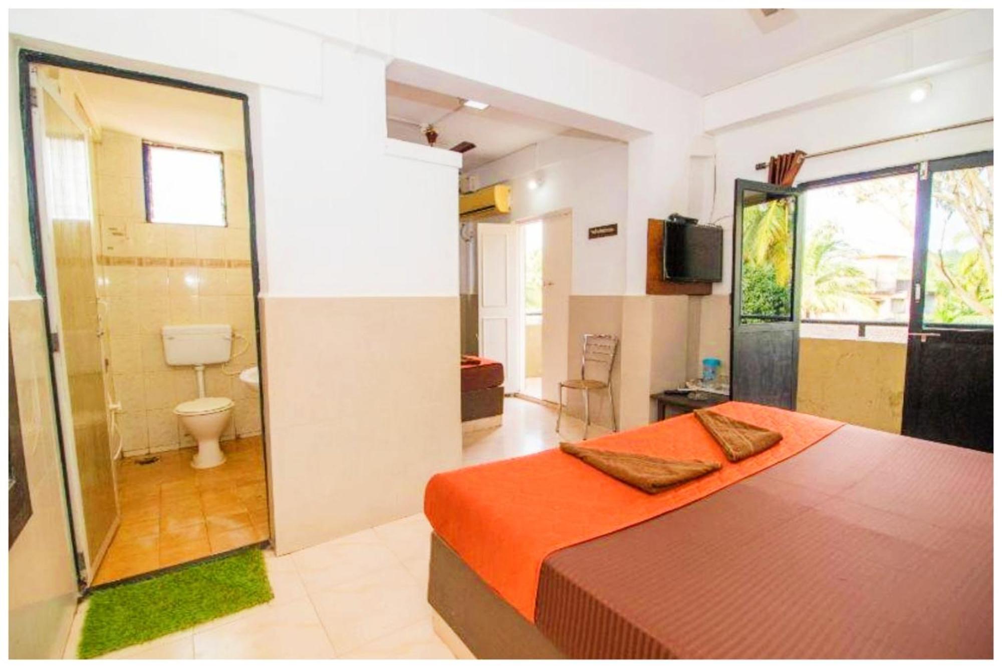 Hotel Premium Travellers # Inn Near Temple - Fully Air Conditioning Hotel - Hygiene And Spacious Room - A Top Rated Luxuary Hotel Merces Exteriör bild