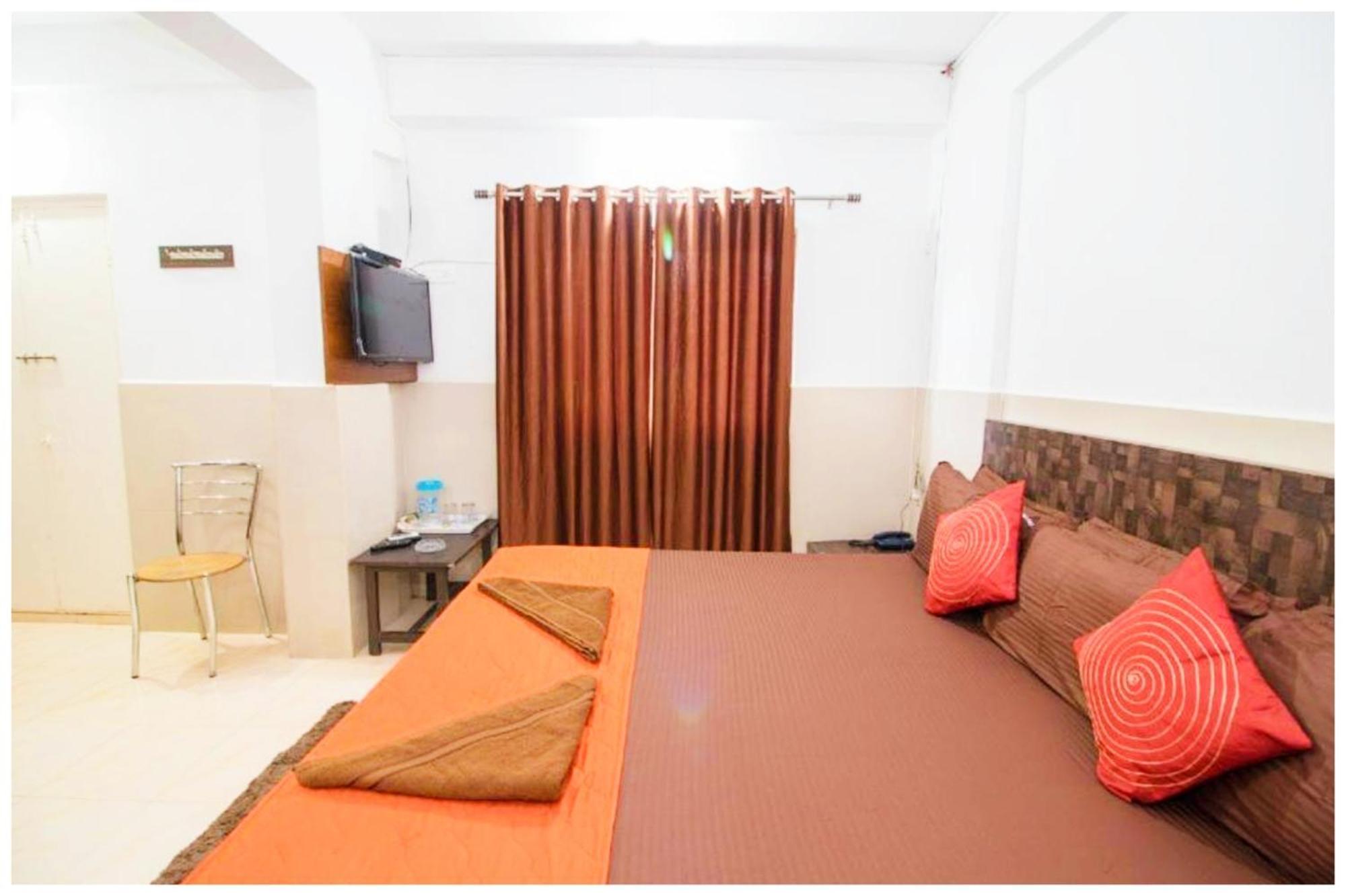 Hotel Premium Travellers # Inn Near Temple - Fully Air Conditioning Hotel - Hygiene And Spacious Room - A Top Rated Luxuary Hotel Merces Exteriör bild