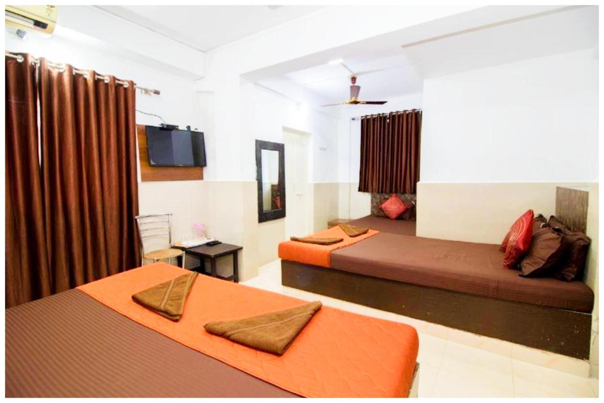Hotel Premium Travellers # Inn Near Temple - Fully Air Conditioning Hotel - Hygiene And Spacious Room - A Top Rated Luxuary Hotel Merces Exteriör bild