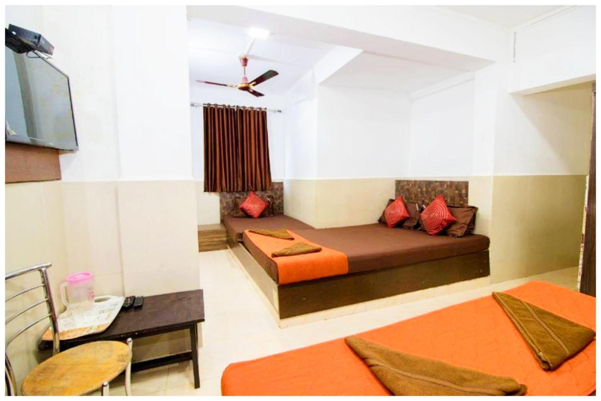 Hotel Premium Travellers # Inn Near Temple - Fully Air Conditioning Hotel - Hygiene And Spacious Room - A Top Rated Luxuary Hotel Merces Exteriör bild